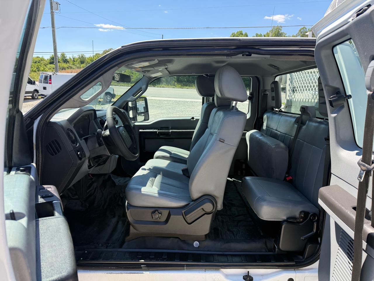 Ford F-250 SD XL SuperCab Long Bed 4WD 2014