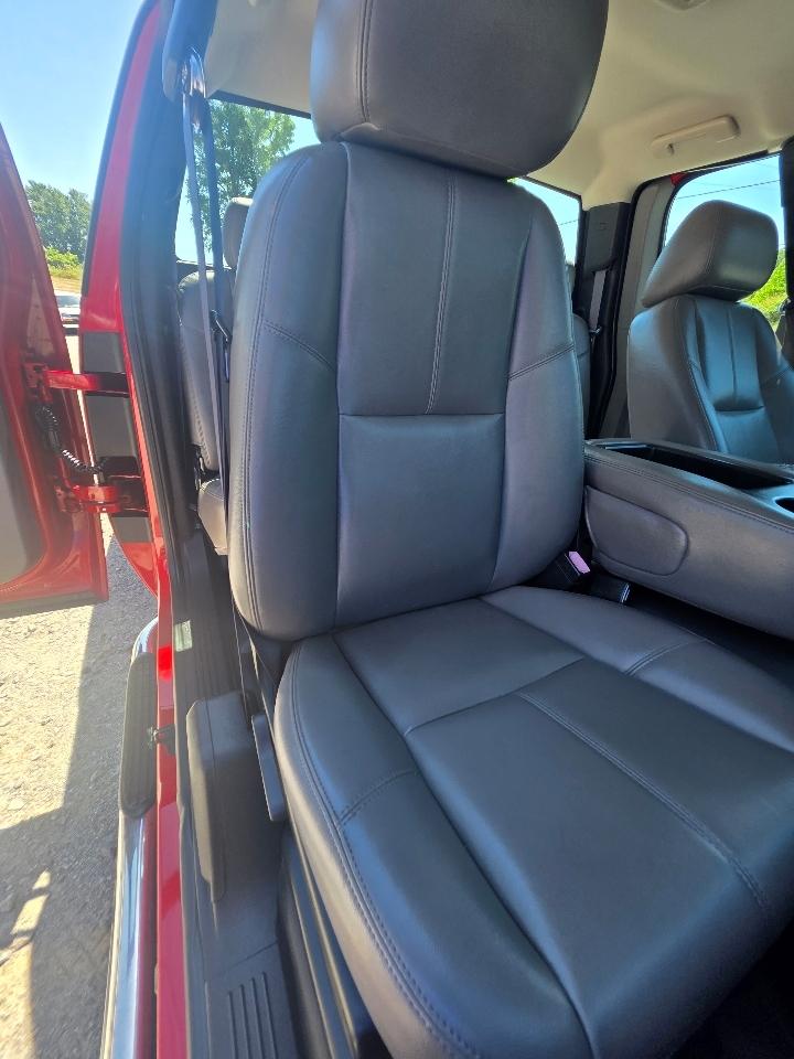 Chevrolet Silverado 3500HD 4WD Double Cab 162" Work Truck 2011