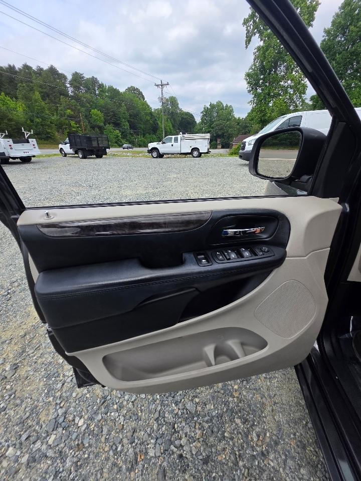 Dodge Grand Caravan Express 2011