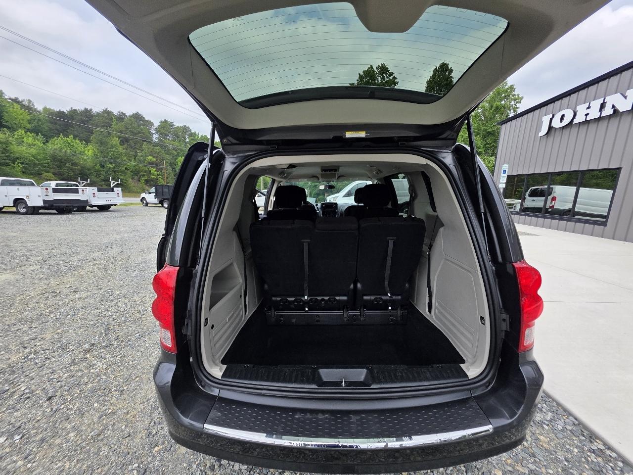 Dodge Grand Caravan Express 2011