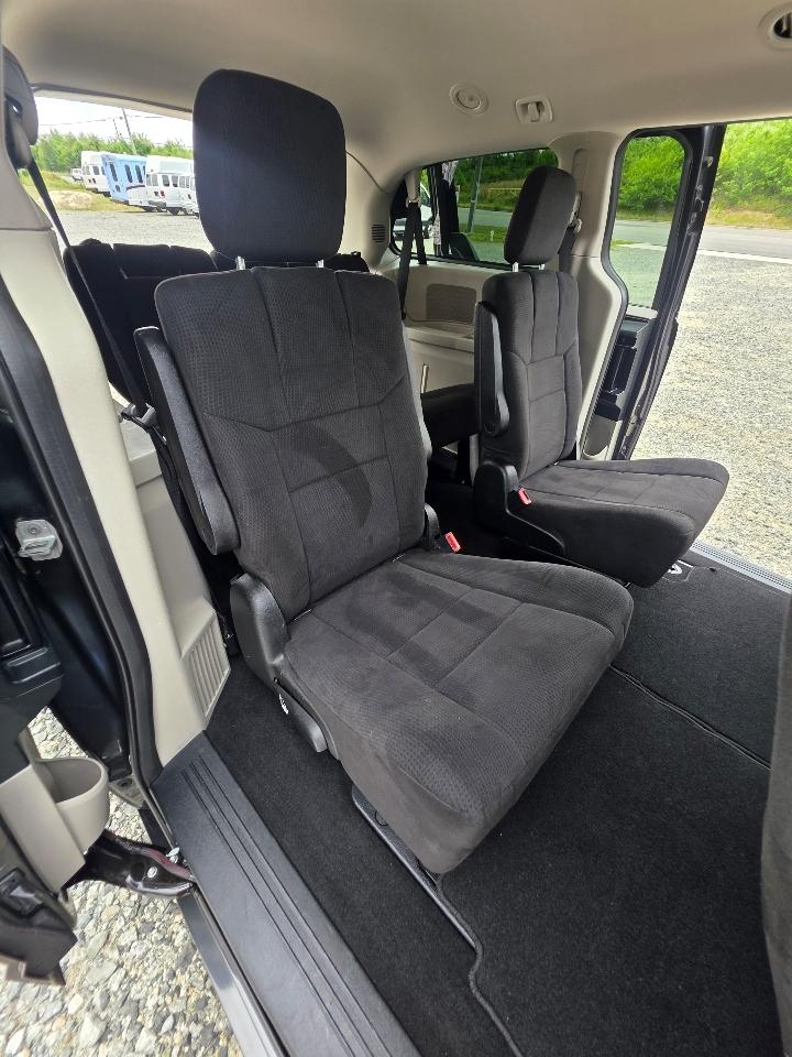 Dodge Grand Caravan Express 2011
