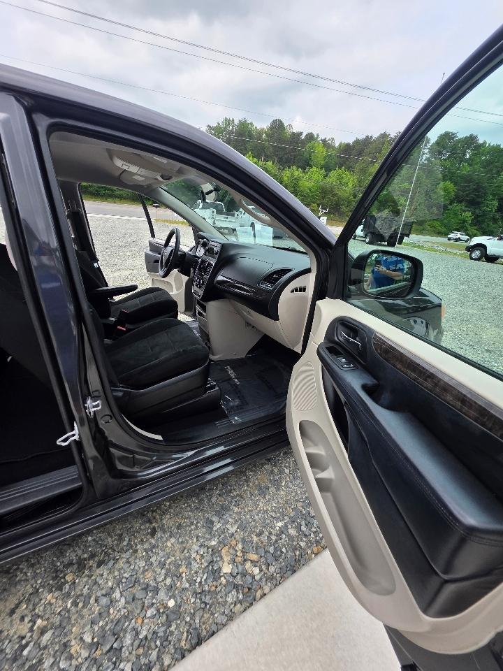 Dodge Grand Caravan Express 2011