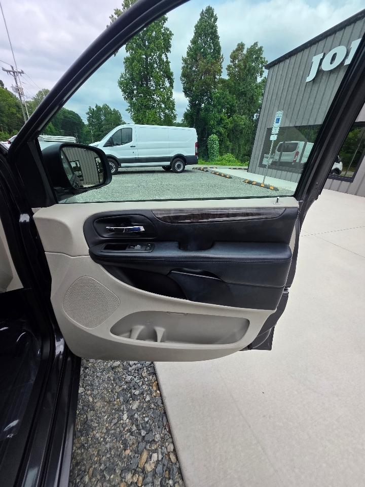 Dodge Grand Caravan Express 2011