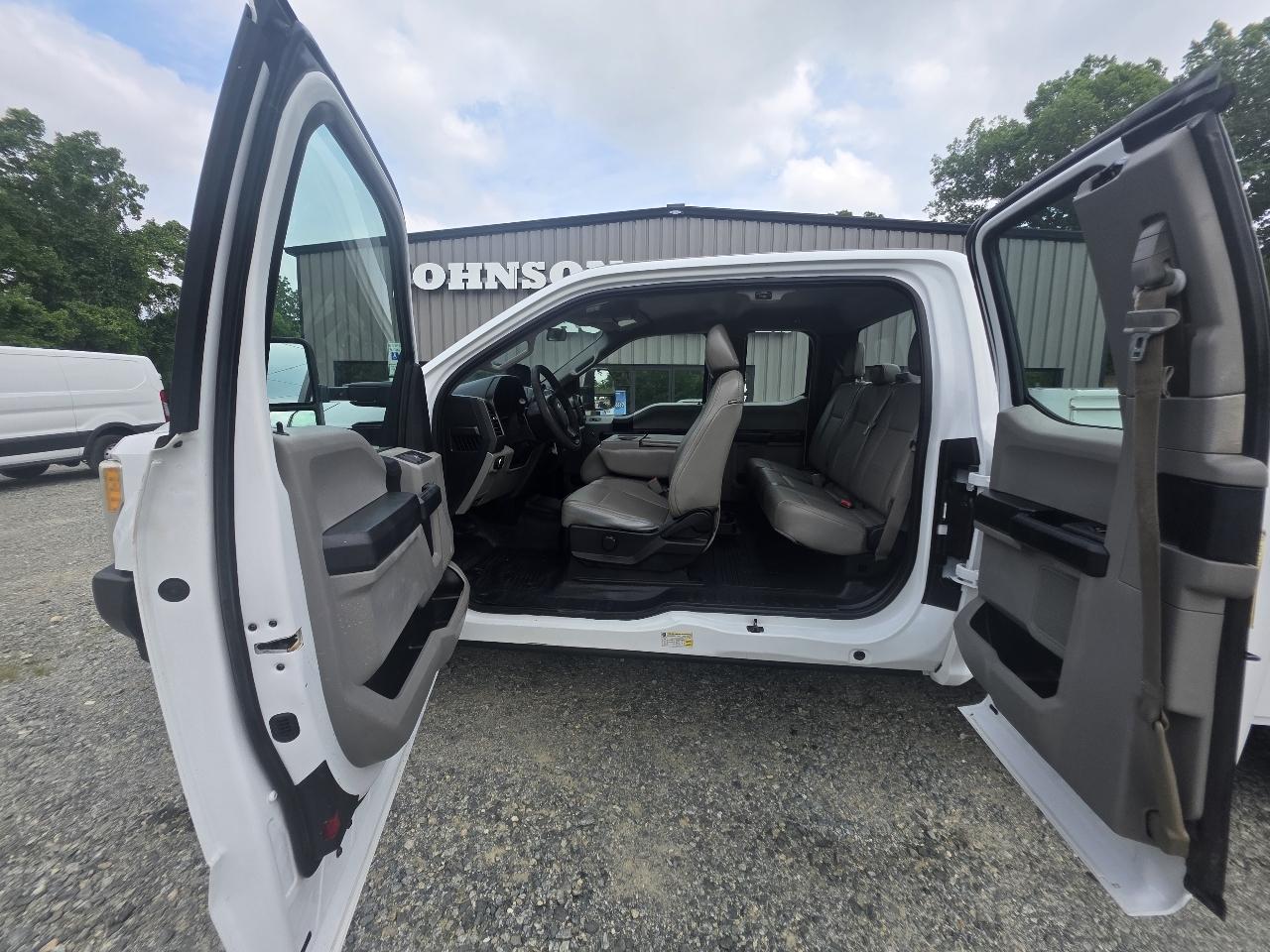 Ford F-250 SD XL SuperCab 2WD 2017