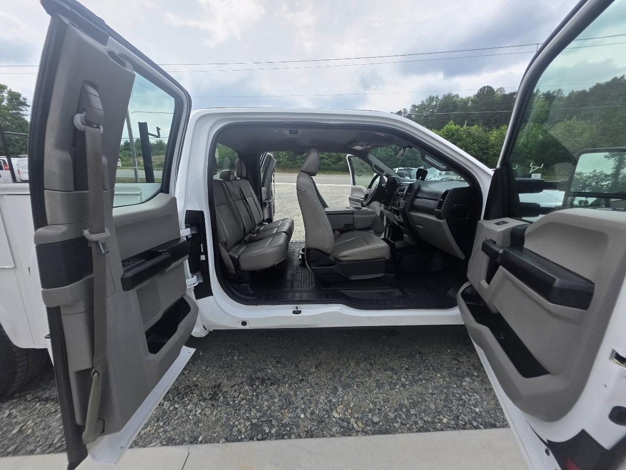 Ford F-250 SD XL SuperCab 2WD 2017