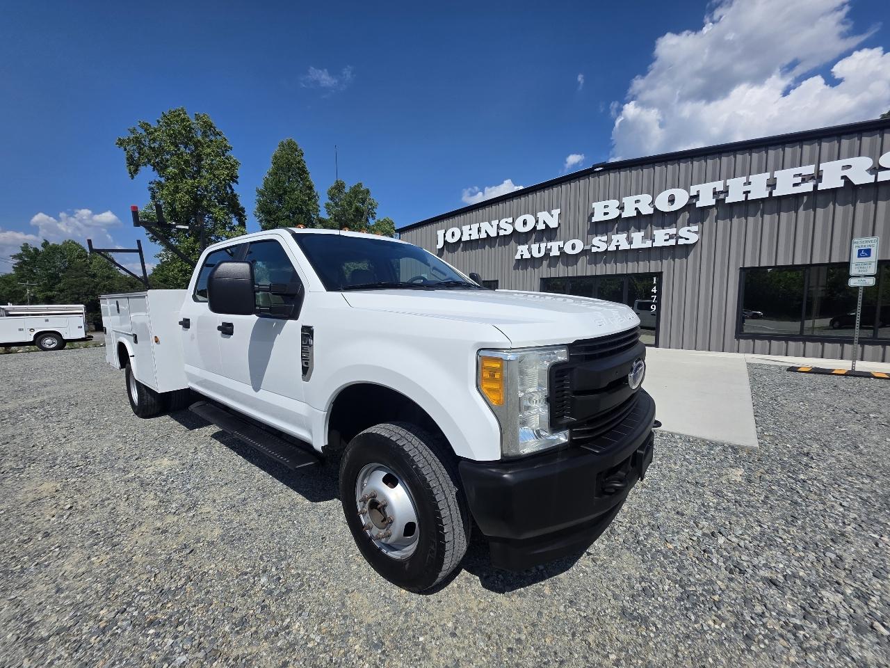 Ford F-350 SD XL Crew Cab DRW 4WD 2017