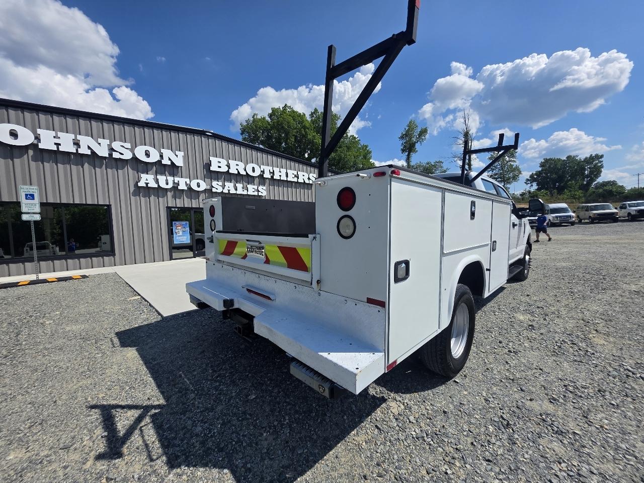 Ford F-350 SD XL Crew Cab DRW 4WD 2017