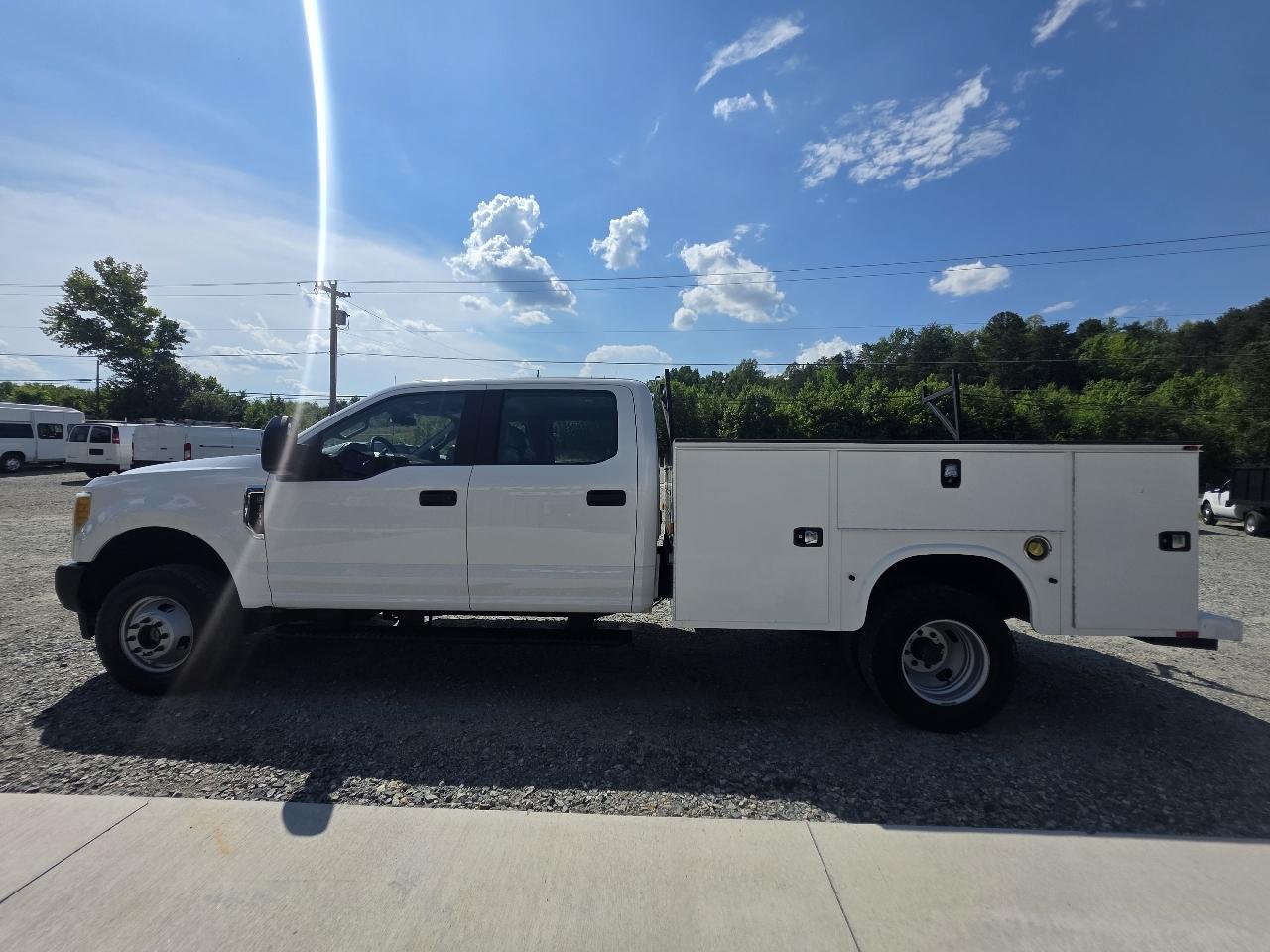 Ford F-350 SD XL Crew Cab DRW 4WD 2017