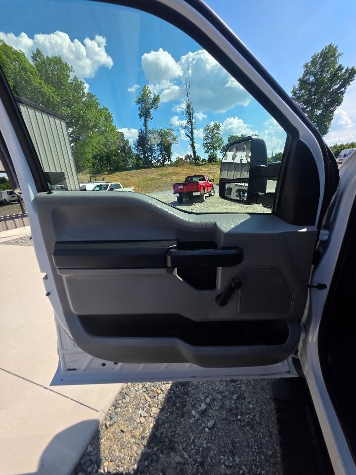 Ford F-350 SD XL Crew Cab DRW 4WD 2017