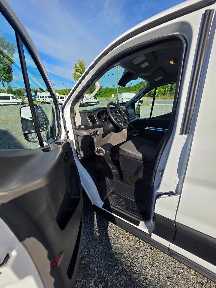 Ford Transit 250 Van Low Roof w/Sliding Pass. 130-in. WB 2020
