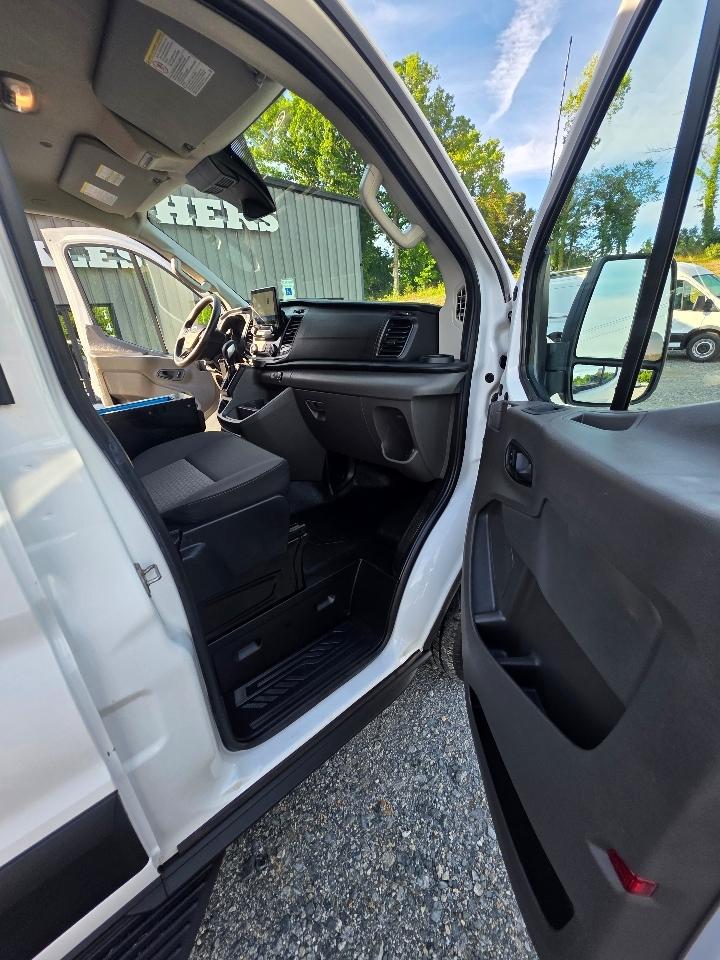 Ford Transit 250 Van Low Roof w/Sliding Pass. 130-in. WB 2020