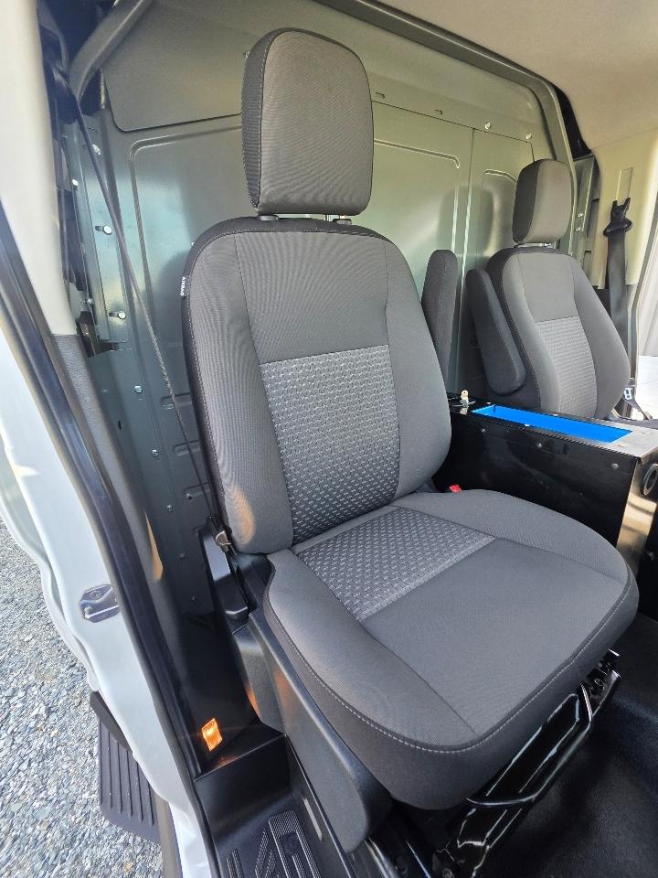Ford Transit 250 Van Low Roof w/Sliding Pass. 130-in. WB 2020