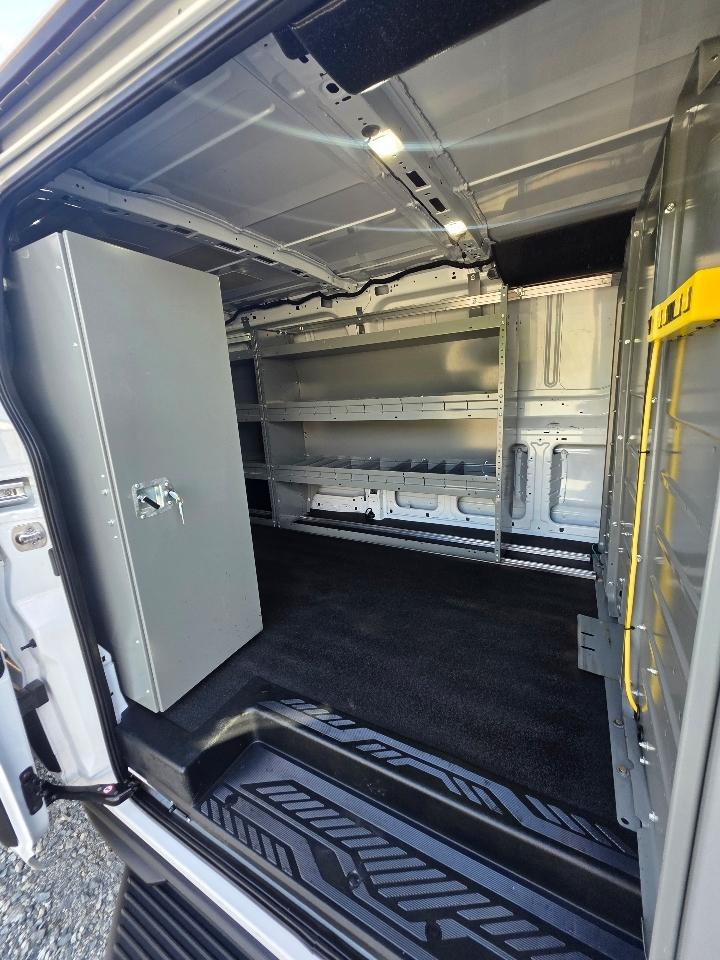Ford Transit 250 Van Low Roof w/Sliding Pass. 130-in. WB 2020