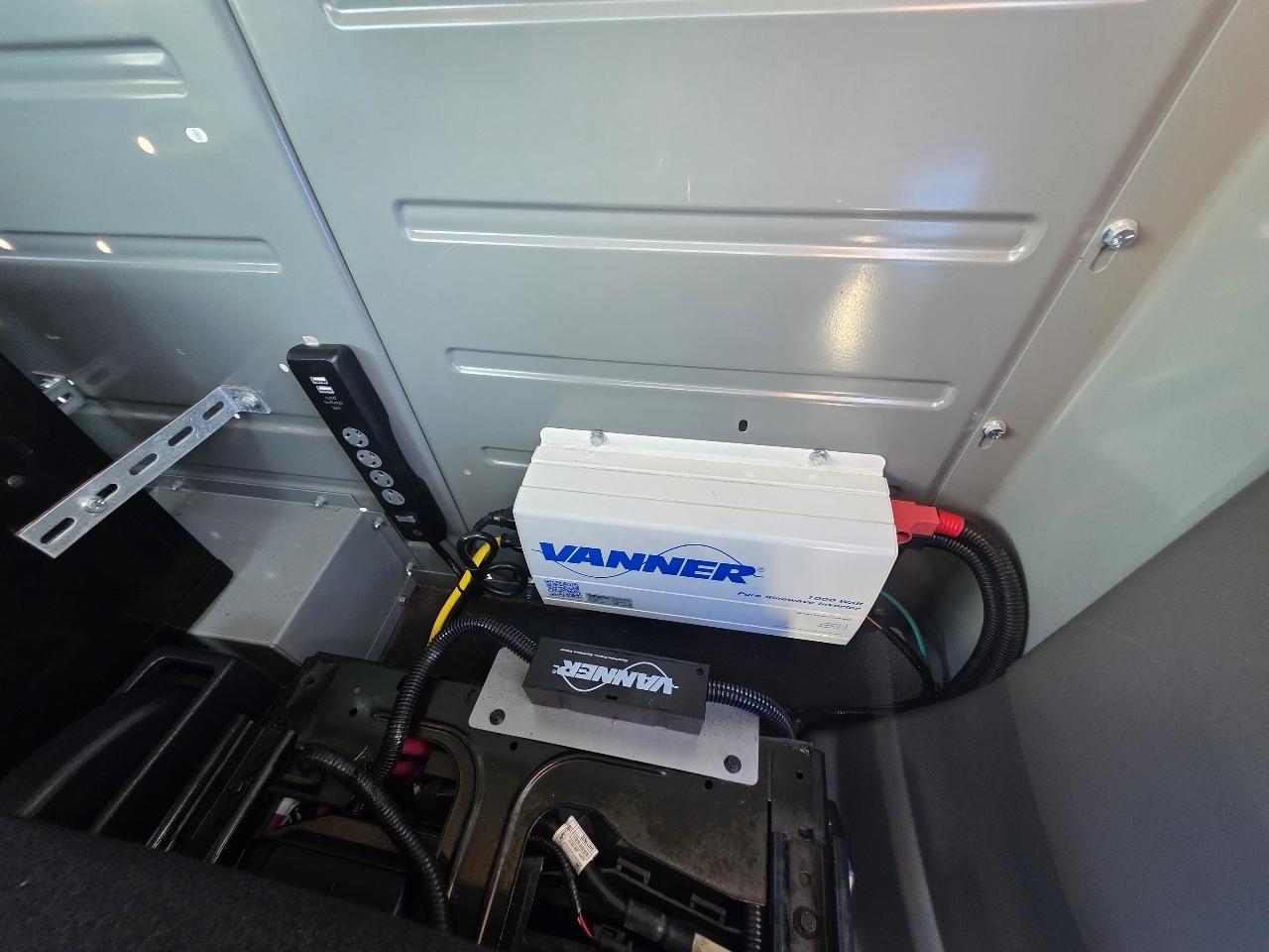 Ford Transit 250 Van Low Roof w/Sliding Pass. 130-in. WB 2020