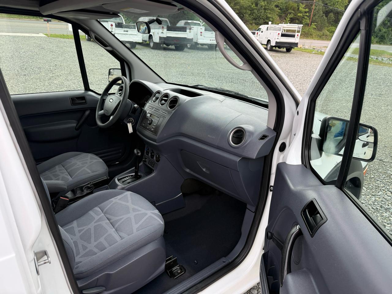 Ford Transit Connect XL 2011