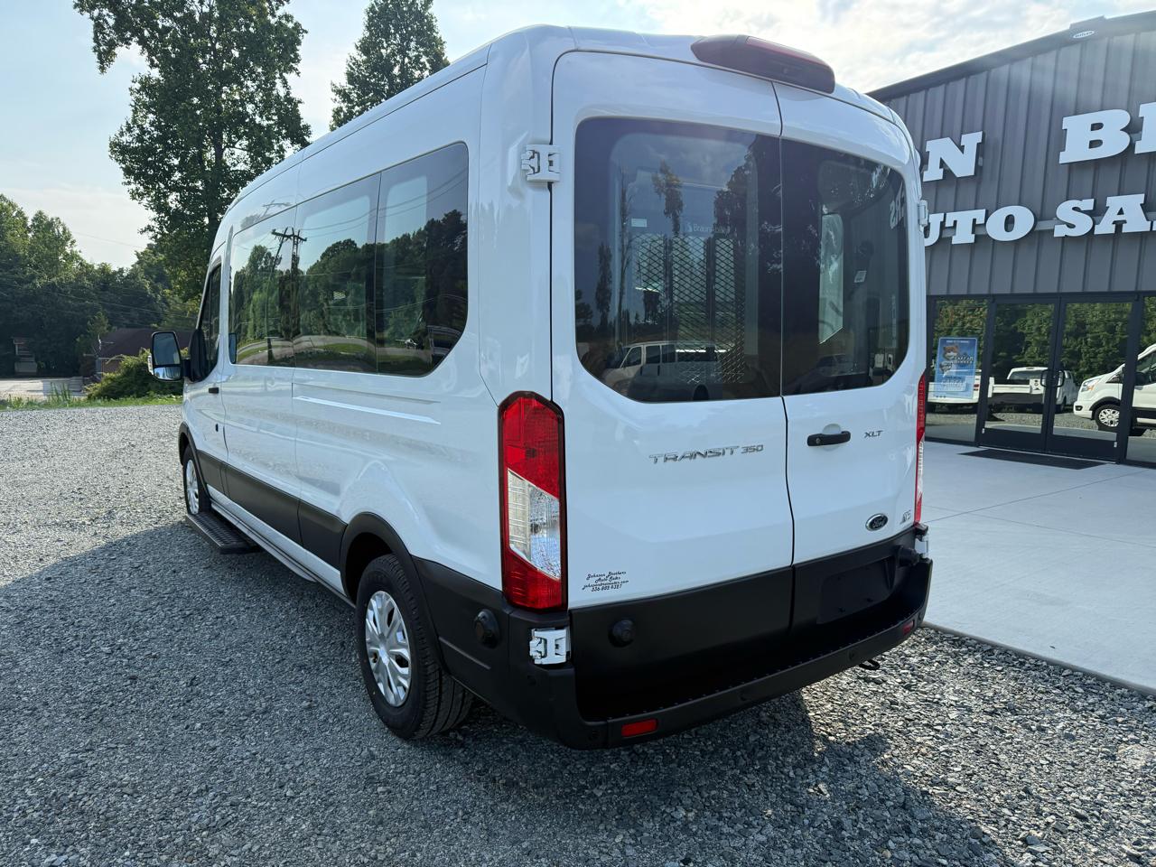 Ford Transit 350 Wagon Med. Roof XL w/Sliding Pass. 148-in. WB 2020