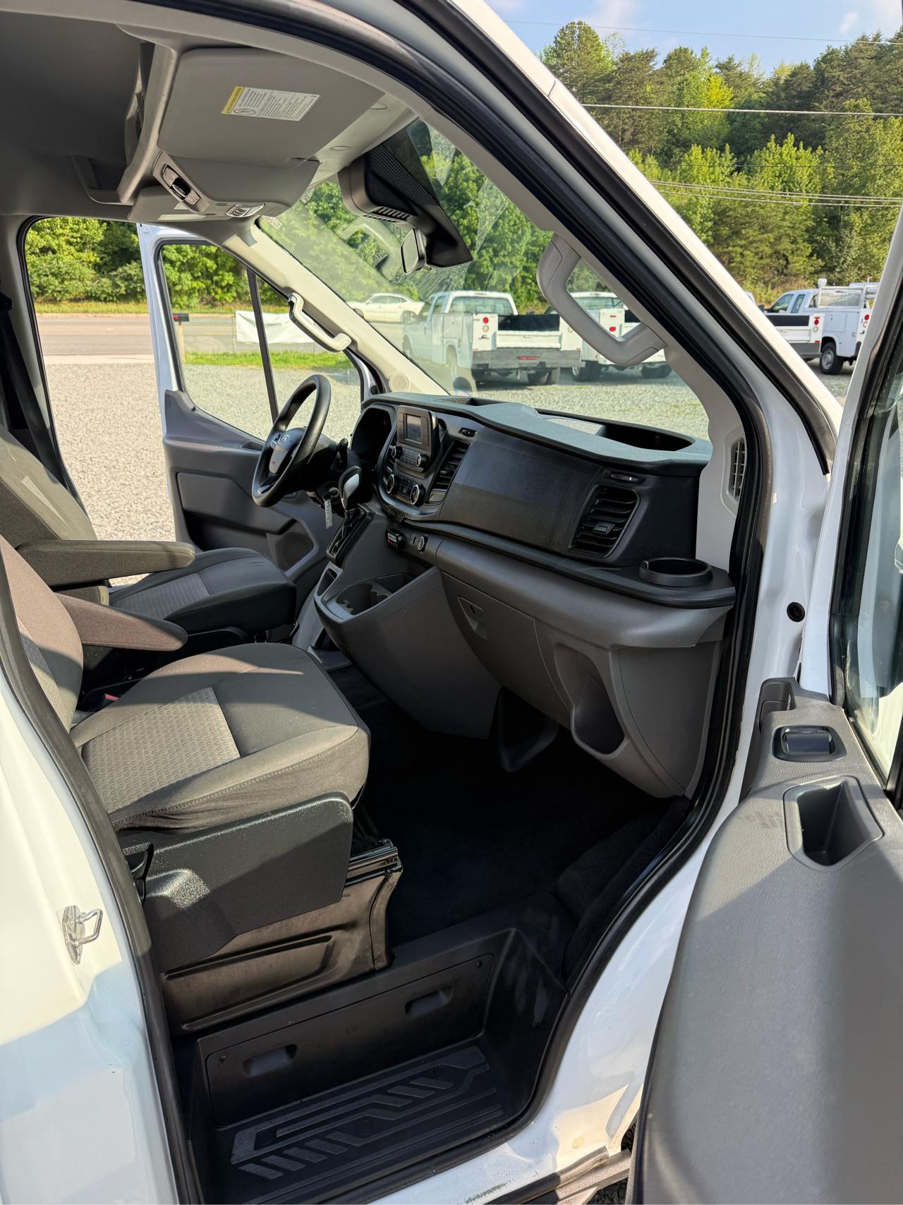 Ford Transit 350 Wagon Med. Roof XL w/Sliding Pass. 148-in. WB 2020