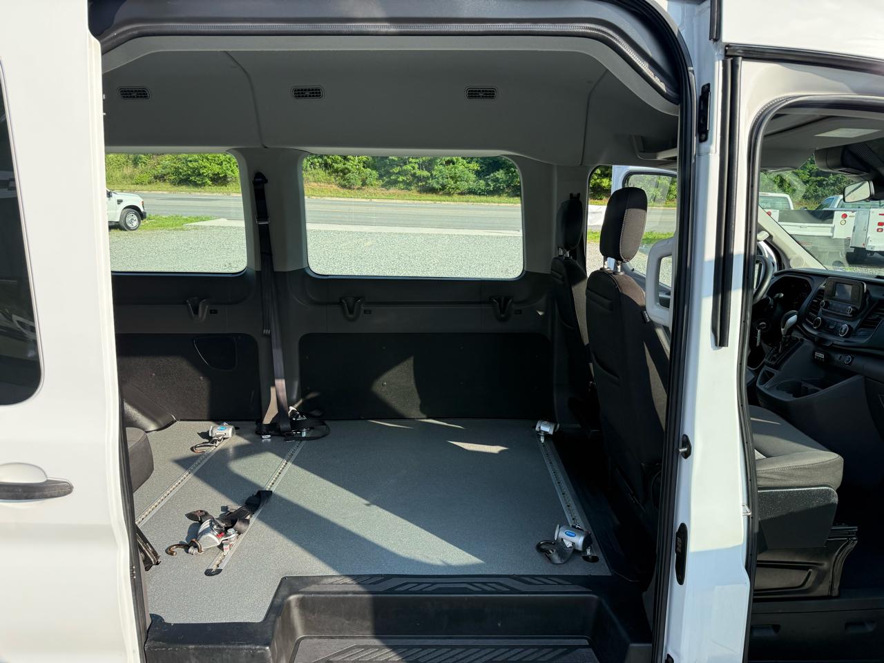 Ford Transit 350 Wagon Med. Roof XL w/Sliding Pass. 148-in. WB 2020