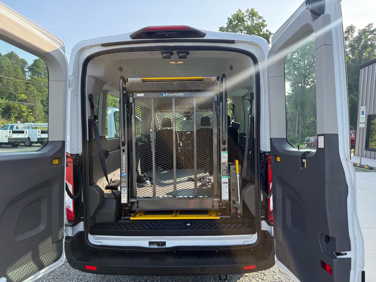 Ford Transit 350 Wagon Med. Roof XL w/Sliding Pass. 148-in. WB 2020