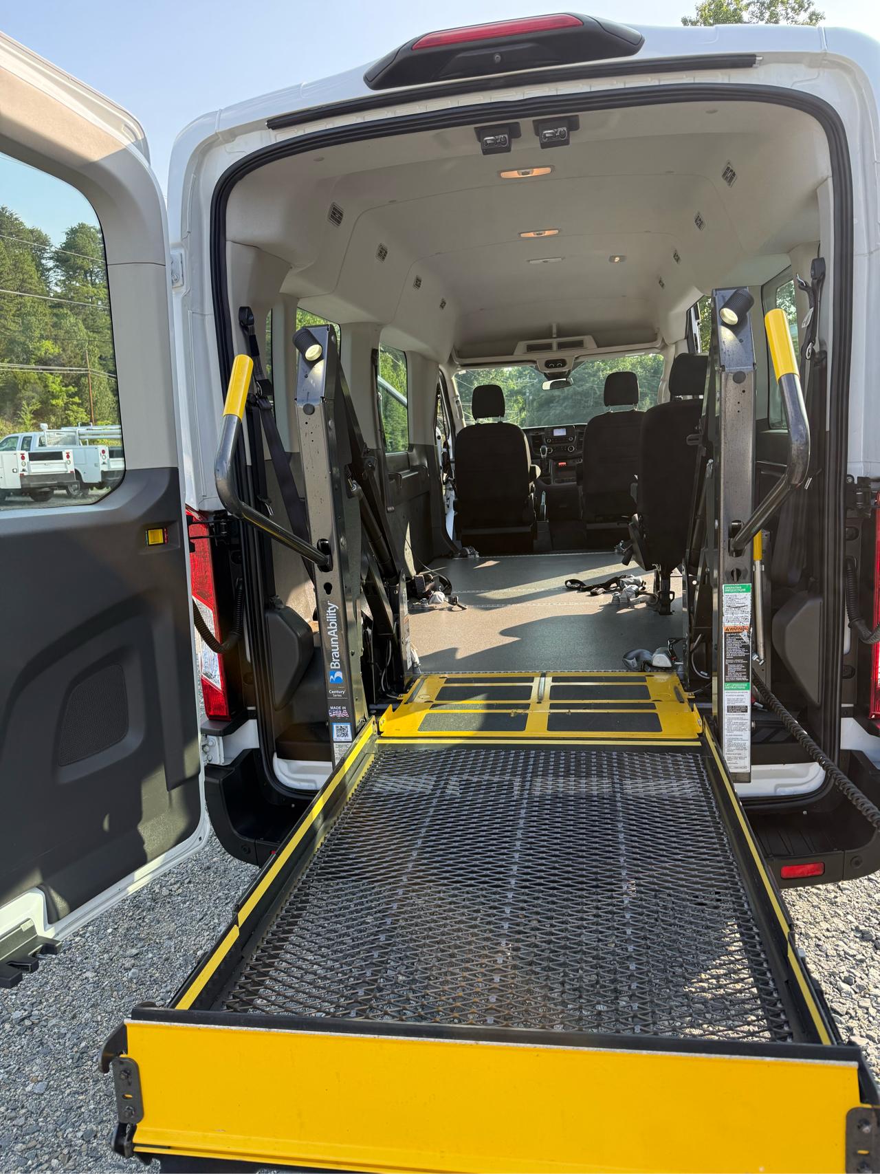 Ford Transit 350 Wagon Med. Roof XL w/Sliding Pass. 148-in. WB 2020