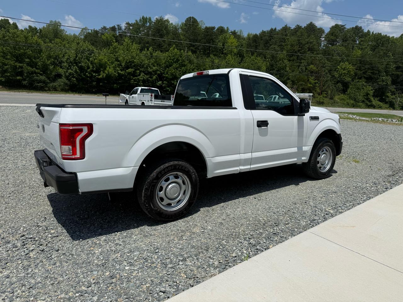 Ford F-150 2WD Reg Cab 126" XL 2015