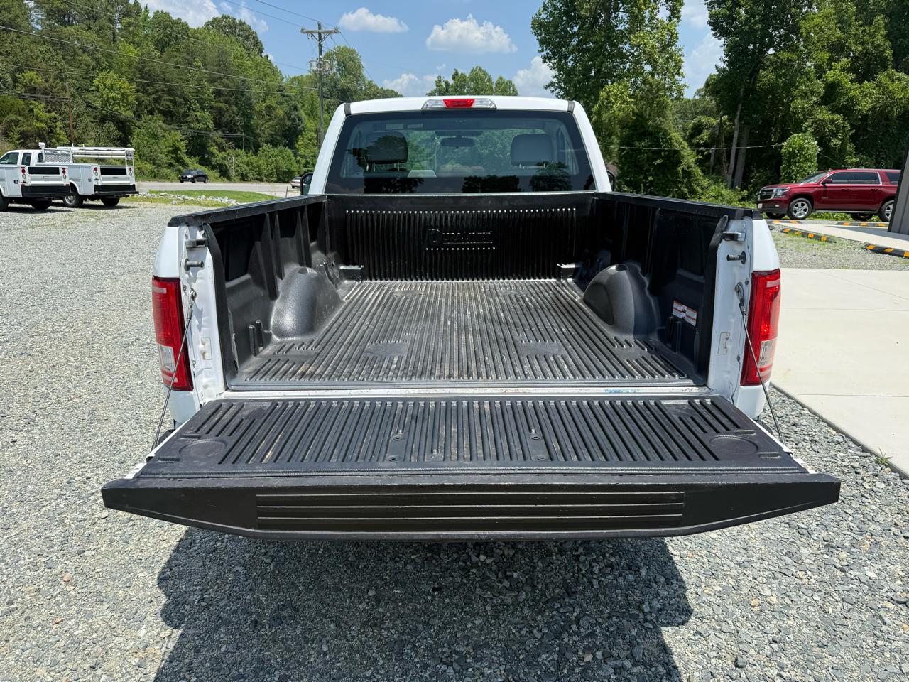 Ford F-150 2WD Reg Cab 126" XL 2015
