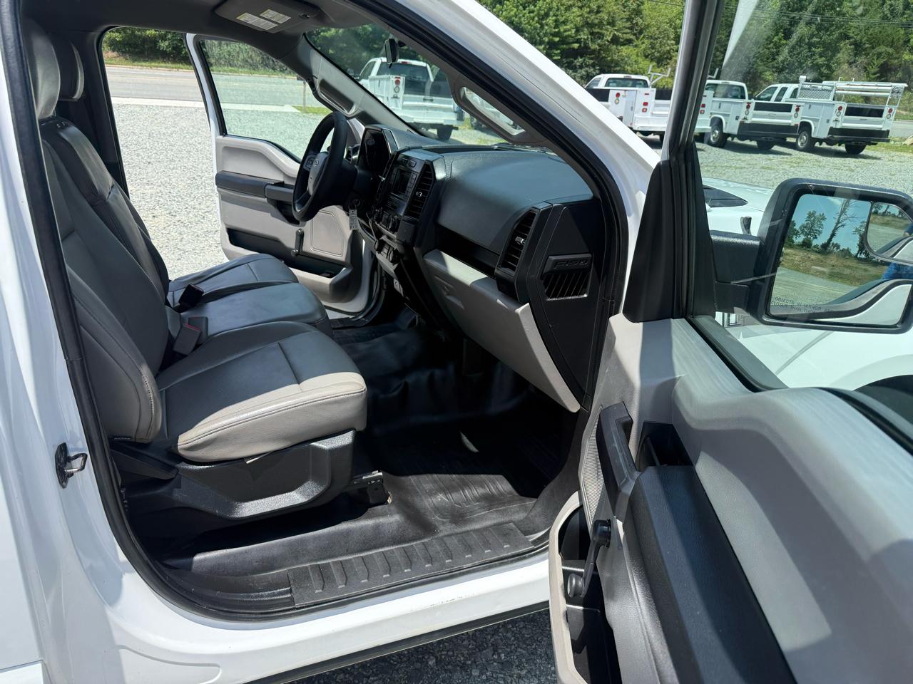 Ford F-150 2WD Reg Cab 126" XL 2015