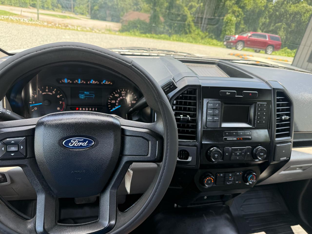 Ford F-150 2WD Reg Cab 126" XL 2015