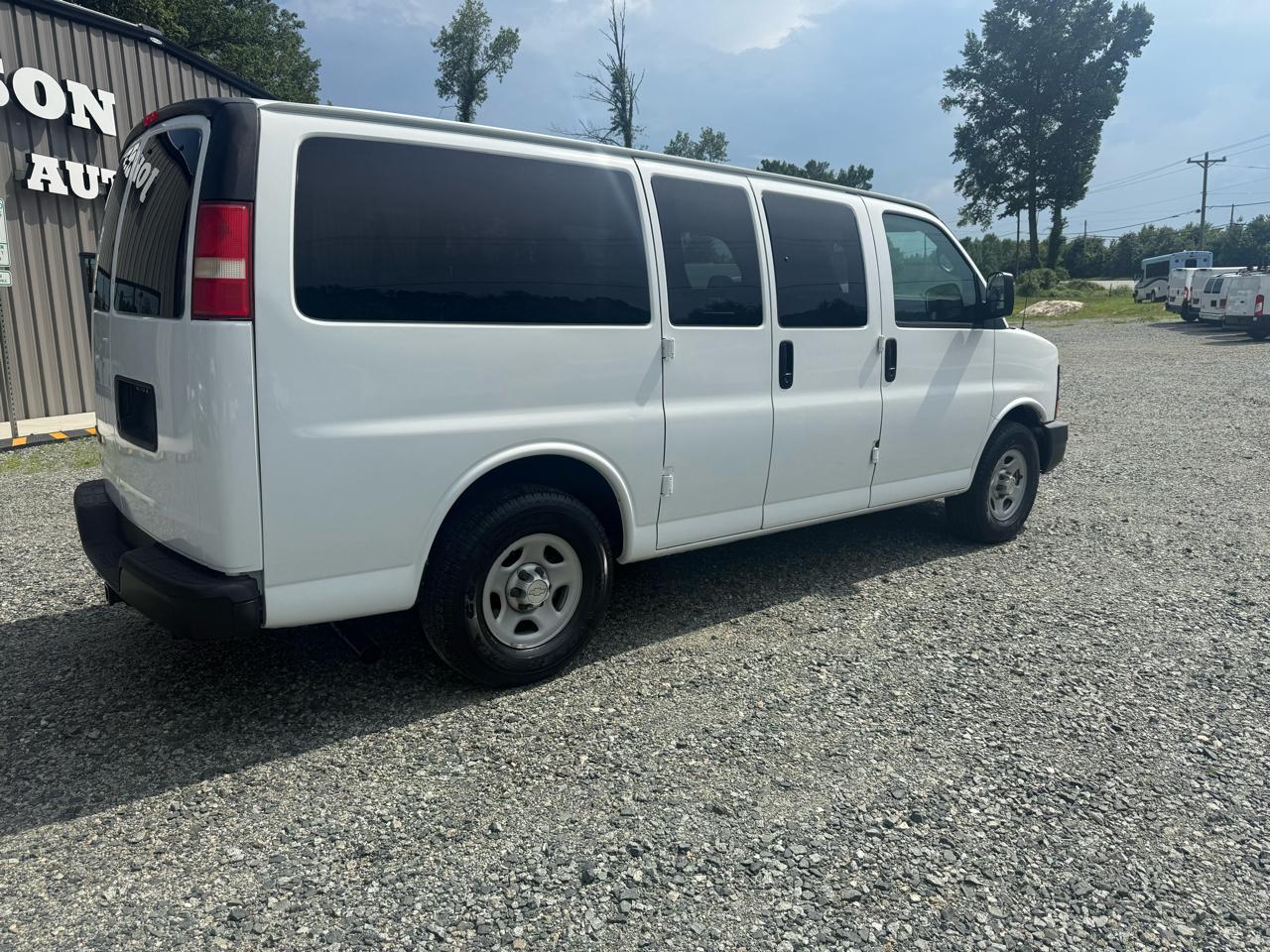 Chevrolet Express LS 1500 2008