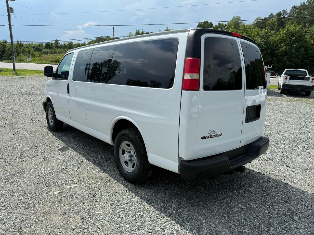 Chevrolet Express LS 1500 2008