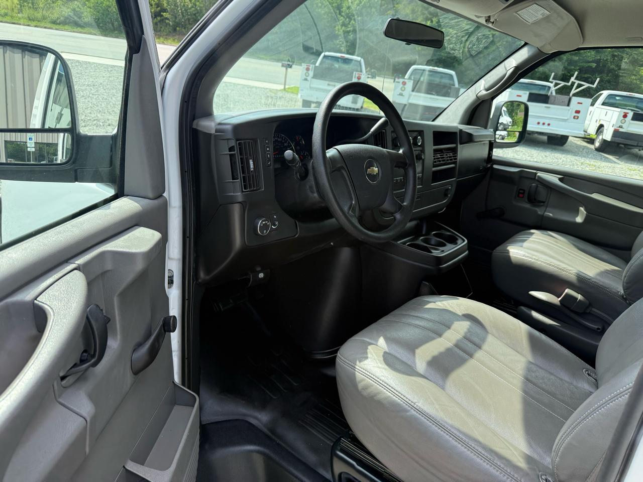 Chevrolet Express LS 1500 2008