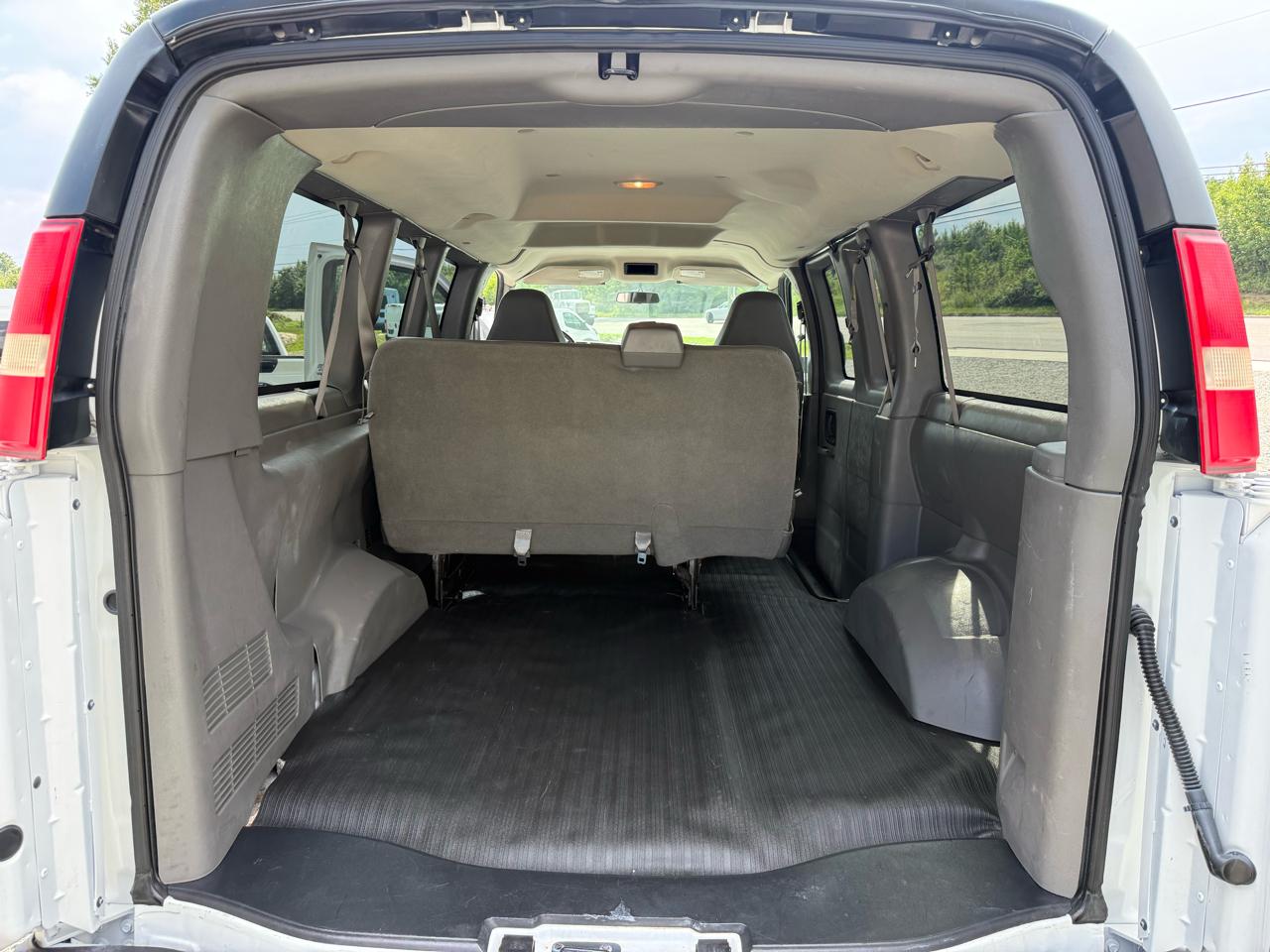 Chevrolet Express LS 1500 2008