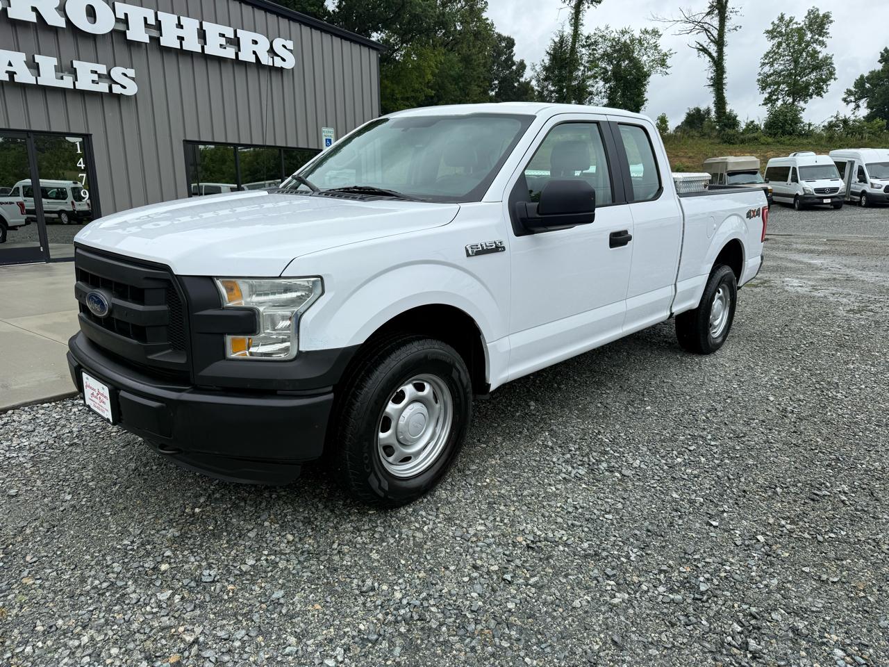 Ford F-150 4WD SuperCab 145" XL 2015
