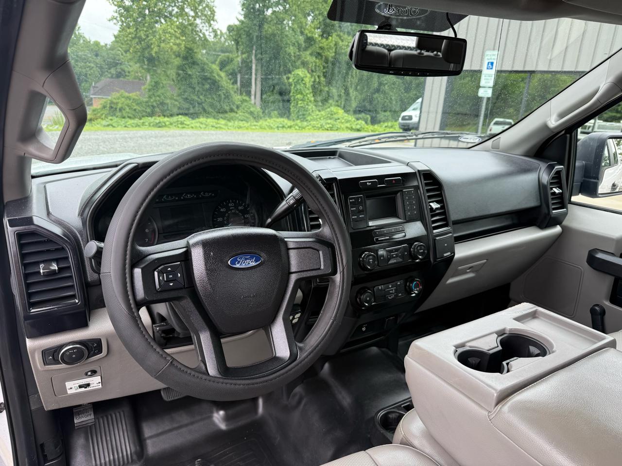 Ford F-150 4WD SuperCab 145" XL 2015