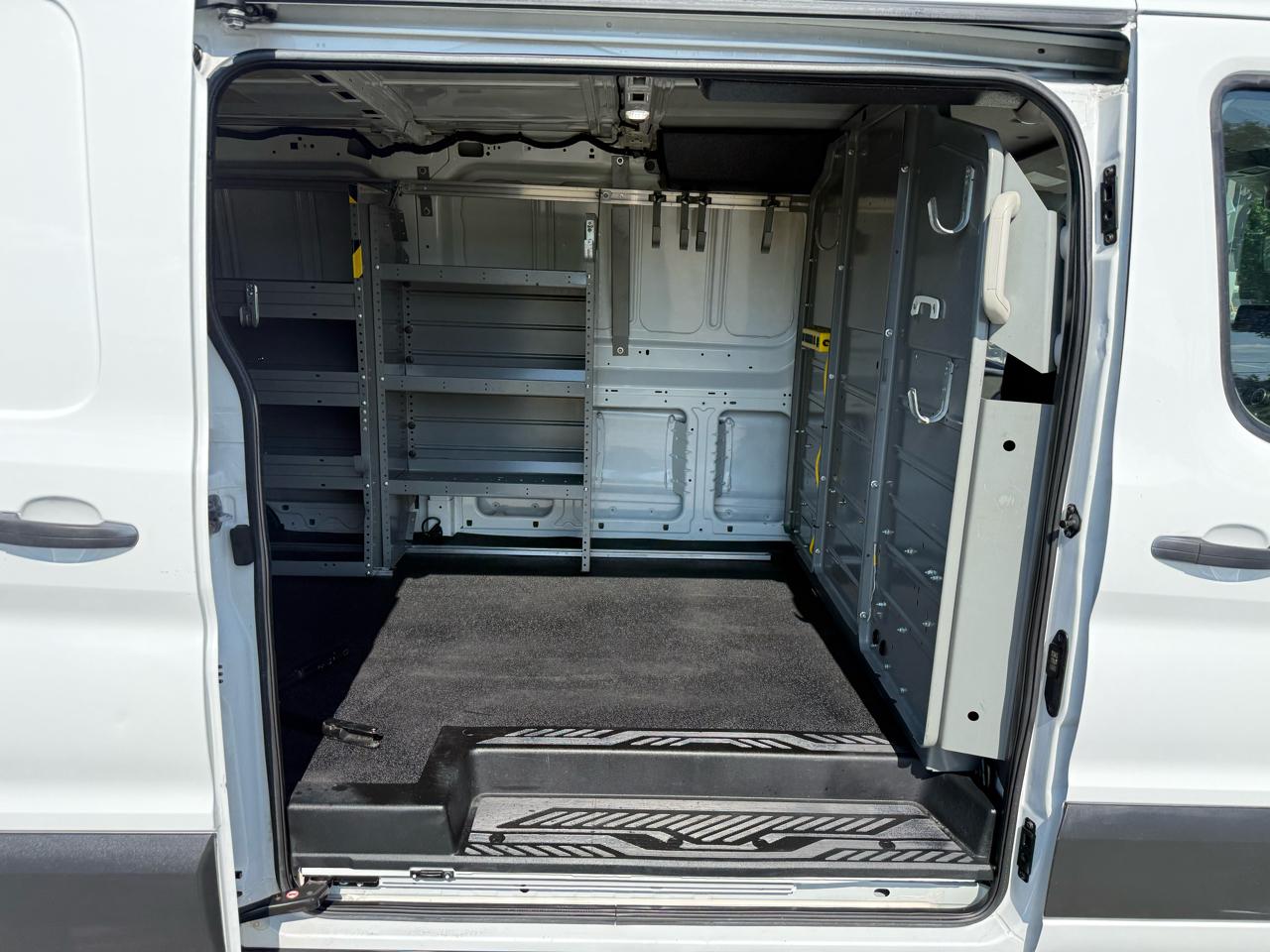 Ford Transit 150 Van Low Roof w/Sliding Pass. 130-in. WB 2020
