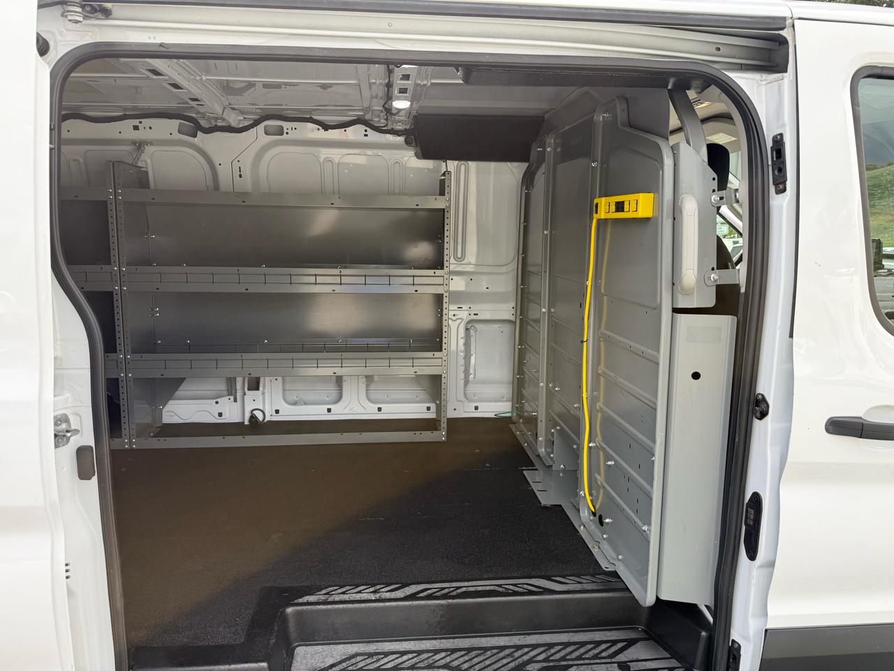 Ford Transit 350 Van Low Roof Sliding Pass. 130-in. WB 2020