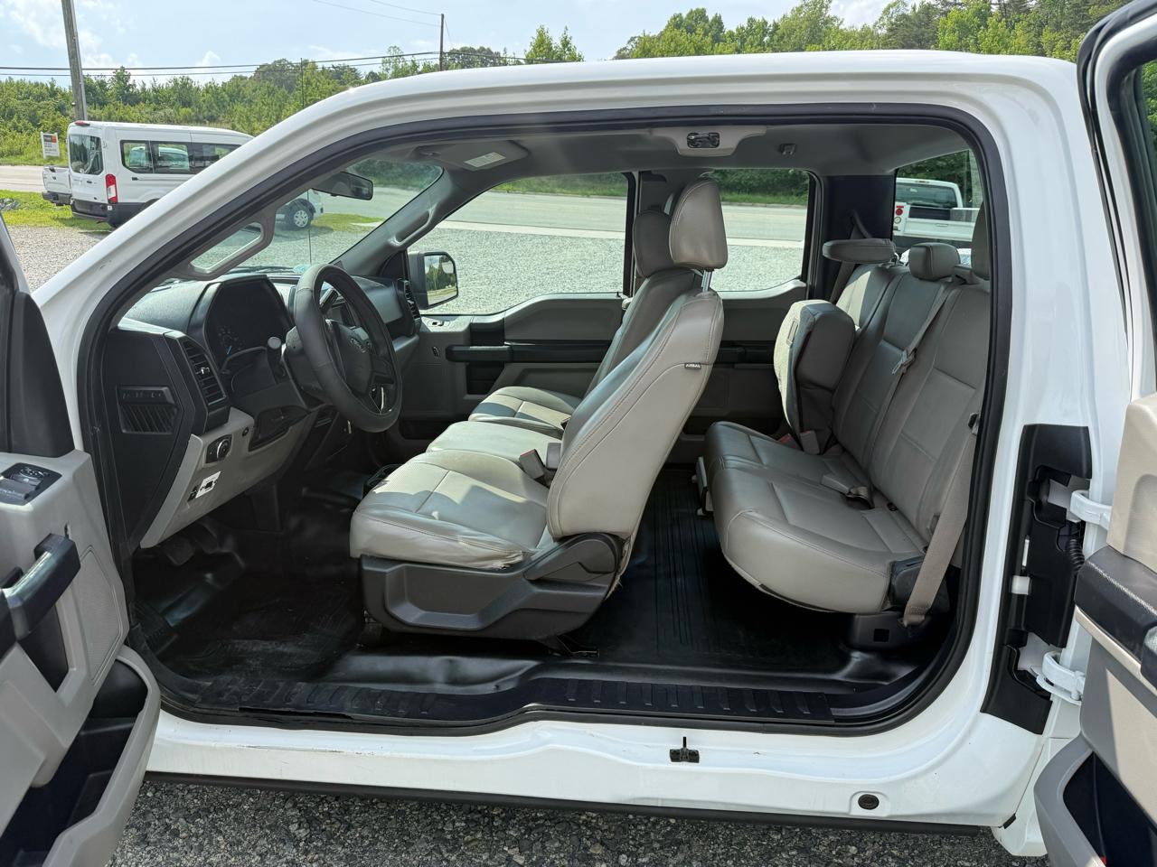 Ford F-150 2WD SuperCab 145" XL 2016