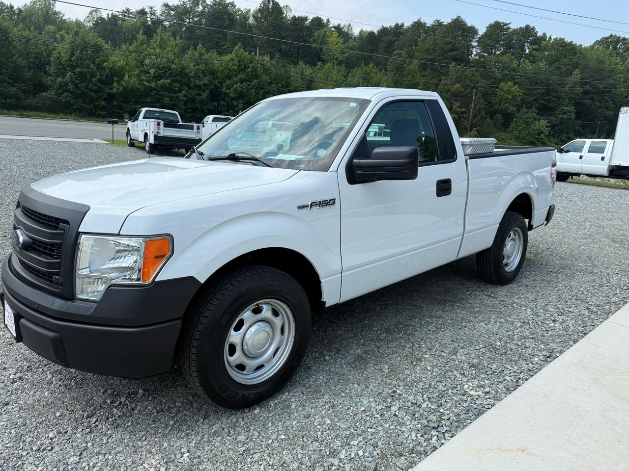 Ford F-150 2WD Reg Cab 122.5" XL 2014