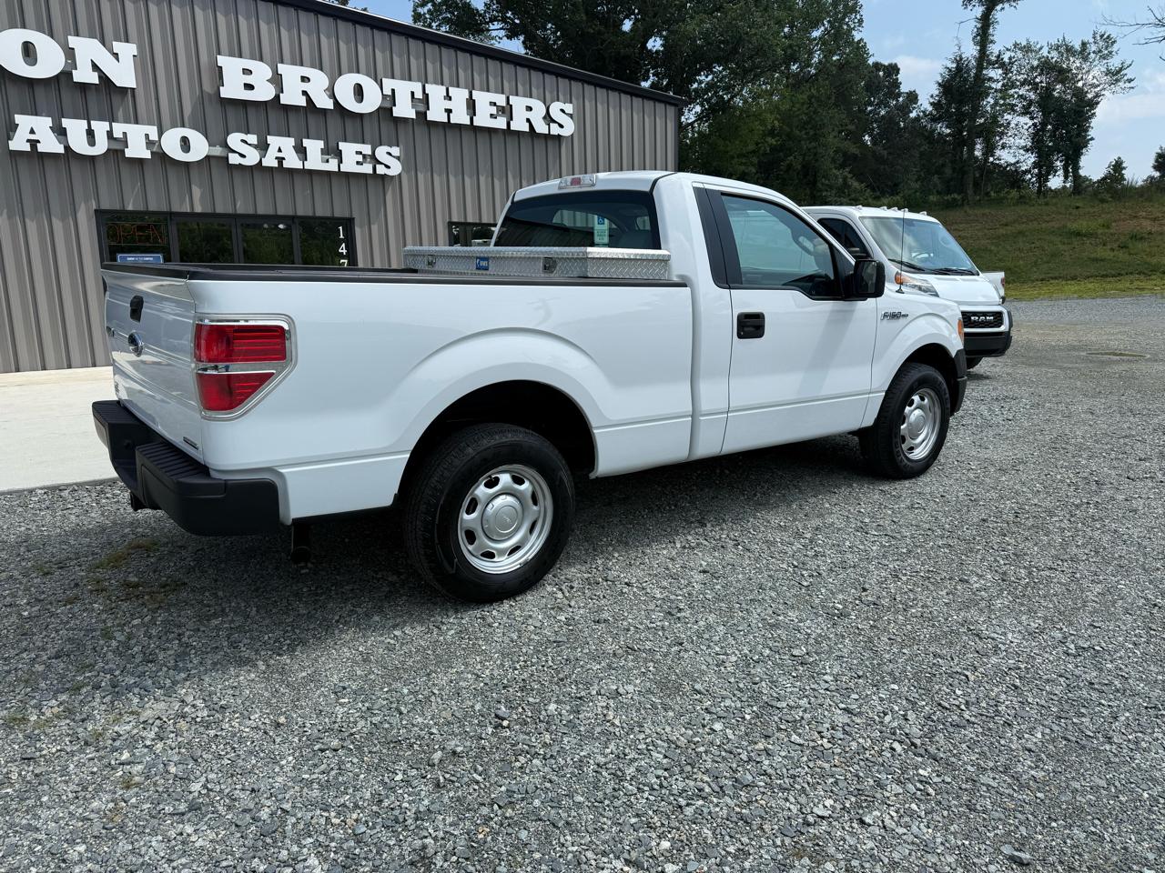 Ford F-150 2WD Reg Cab 122.5" XL 2014