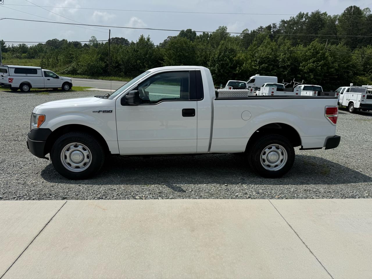 Ford F-150 2WD Reg Cab 122.5" XL 2014