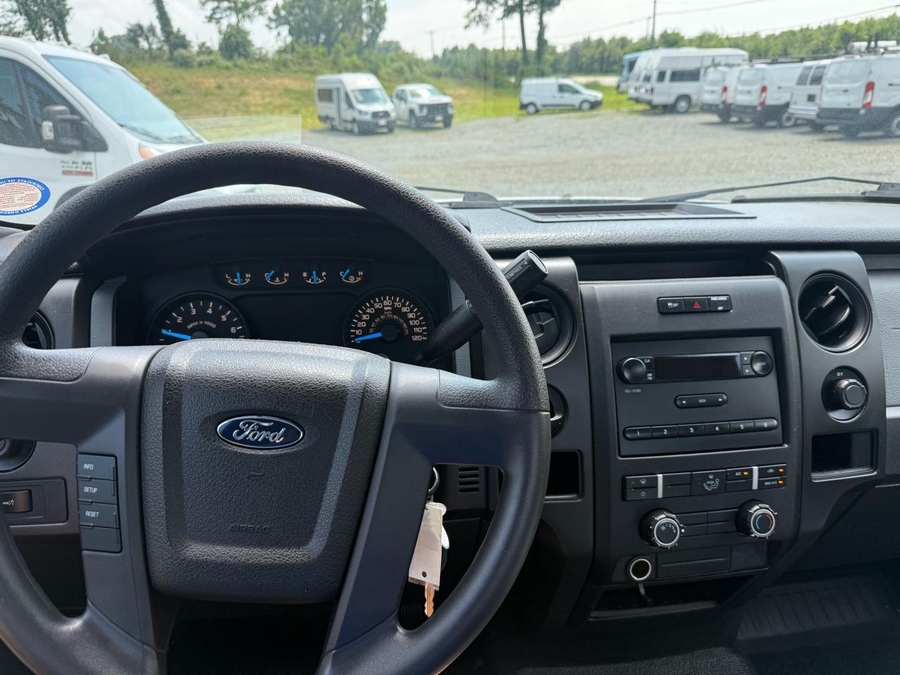 Ford F-150 2WD Reg Cab 122.5" XL 2014