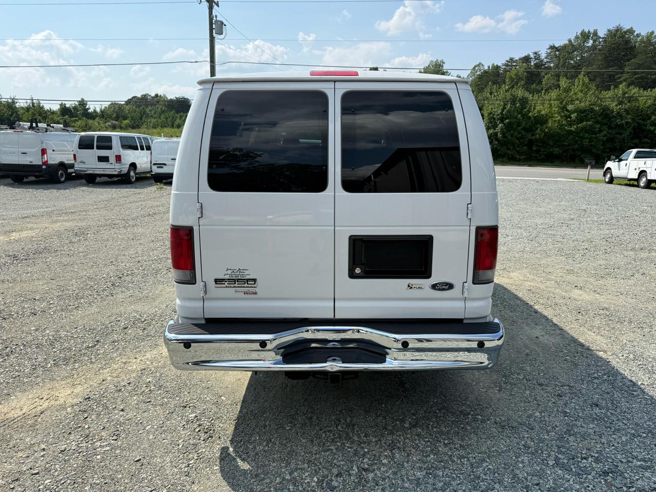 Ford Econoline E-350 XLT Super Duty Extended 2013