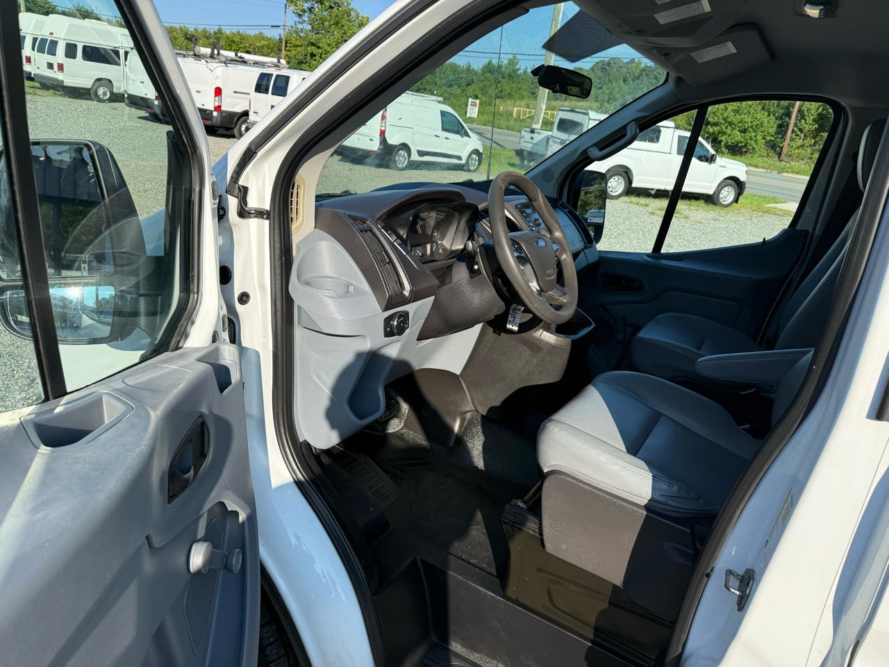 Ford Transit 150 Van Low Roof 60/40 Pass. 148-in. WB 2015