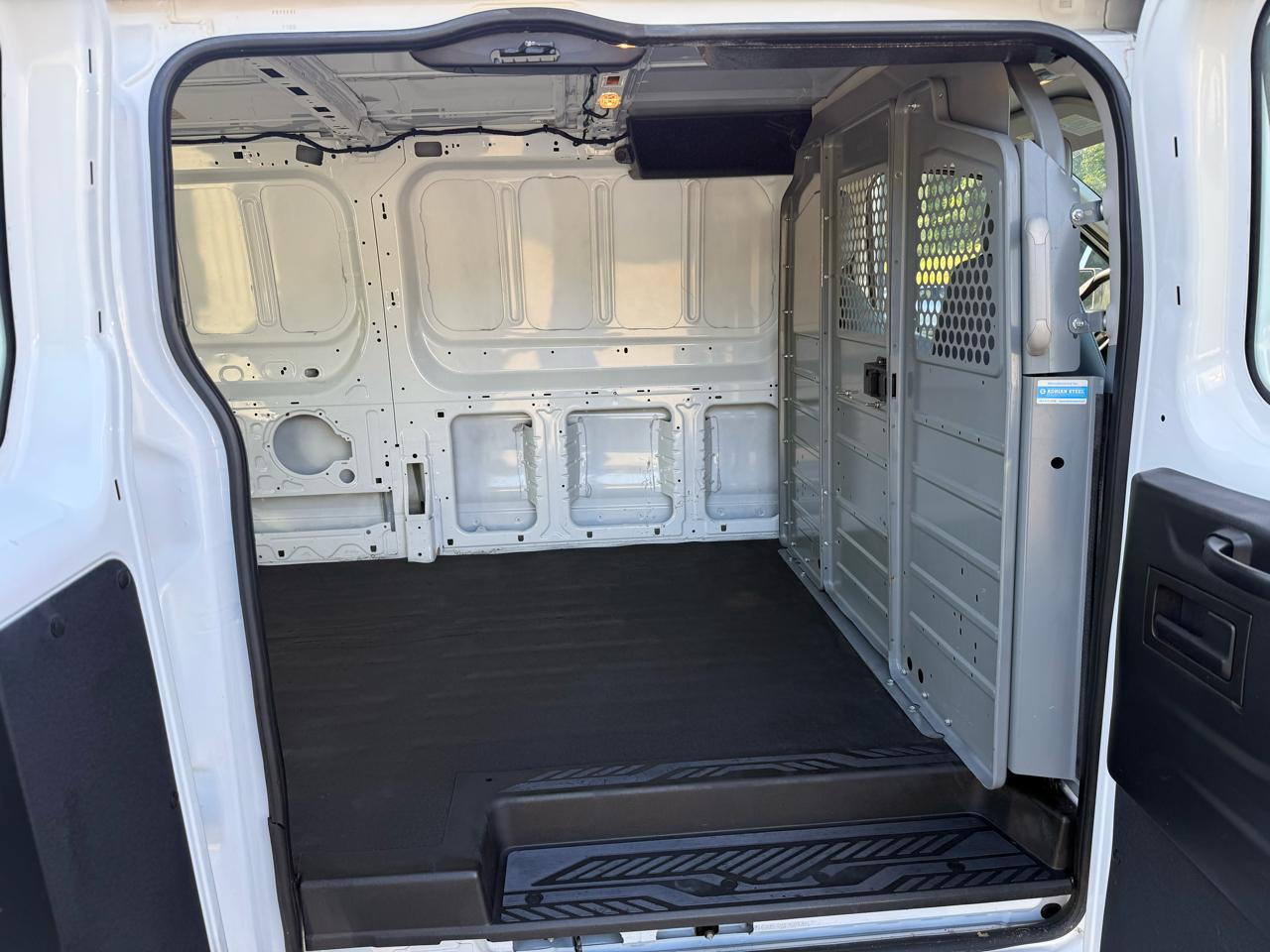 Ford Transit 150 Van Low Roof 60/40 Pass. 148-in. WB 2015