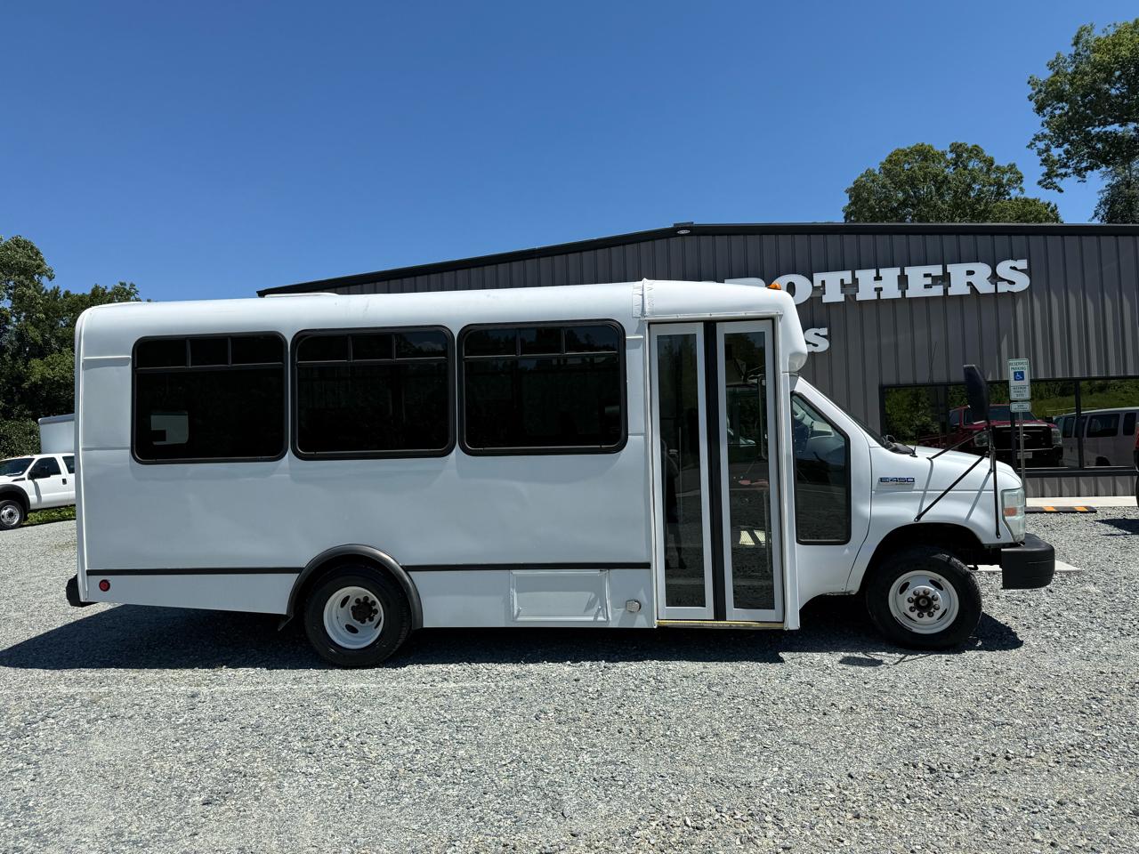 Ford Econoline E450 2008