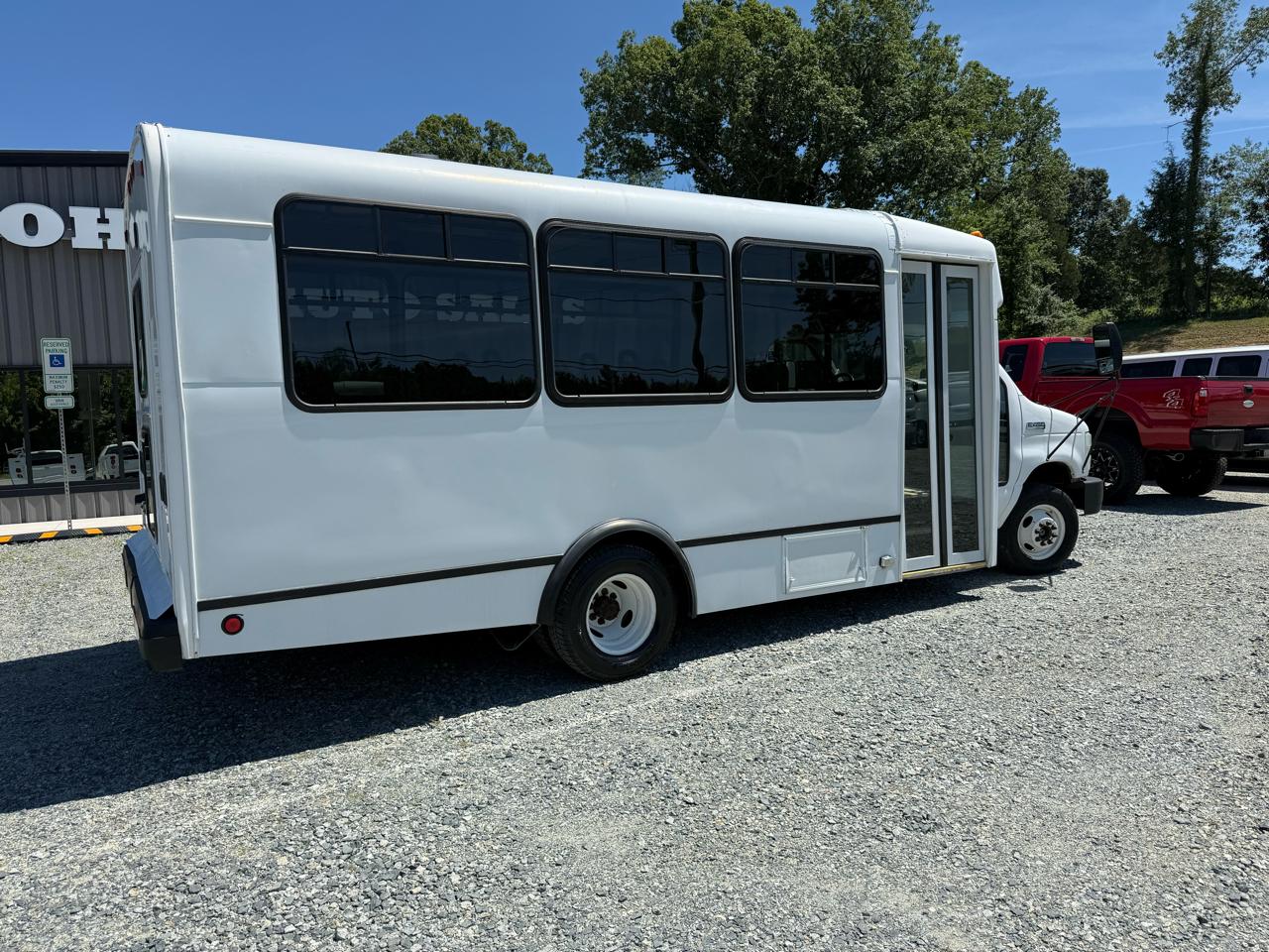 Ford Econoline E450 2008