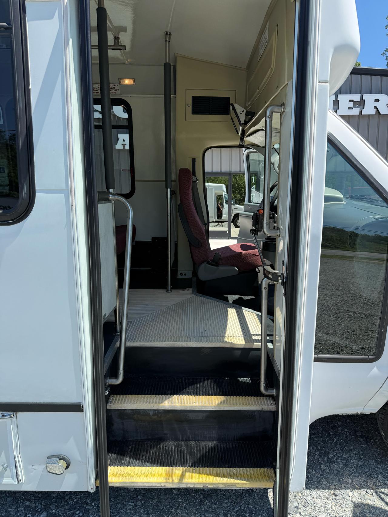 Ford Econoline E450 2008