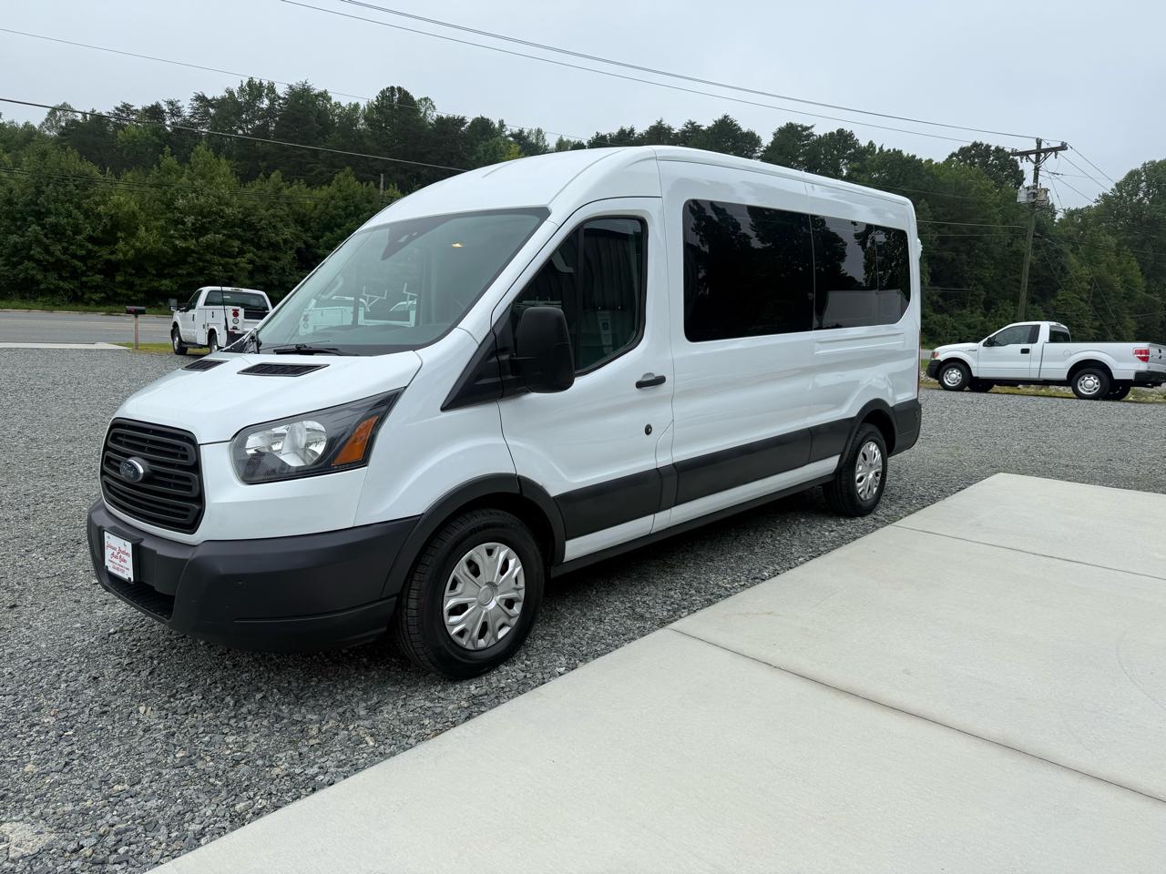 Ford Transit 350 Wagon Med. Roof XL w/Sliding Pass. 148-in. WB 2018