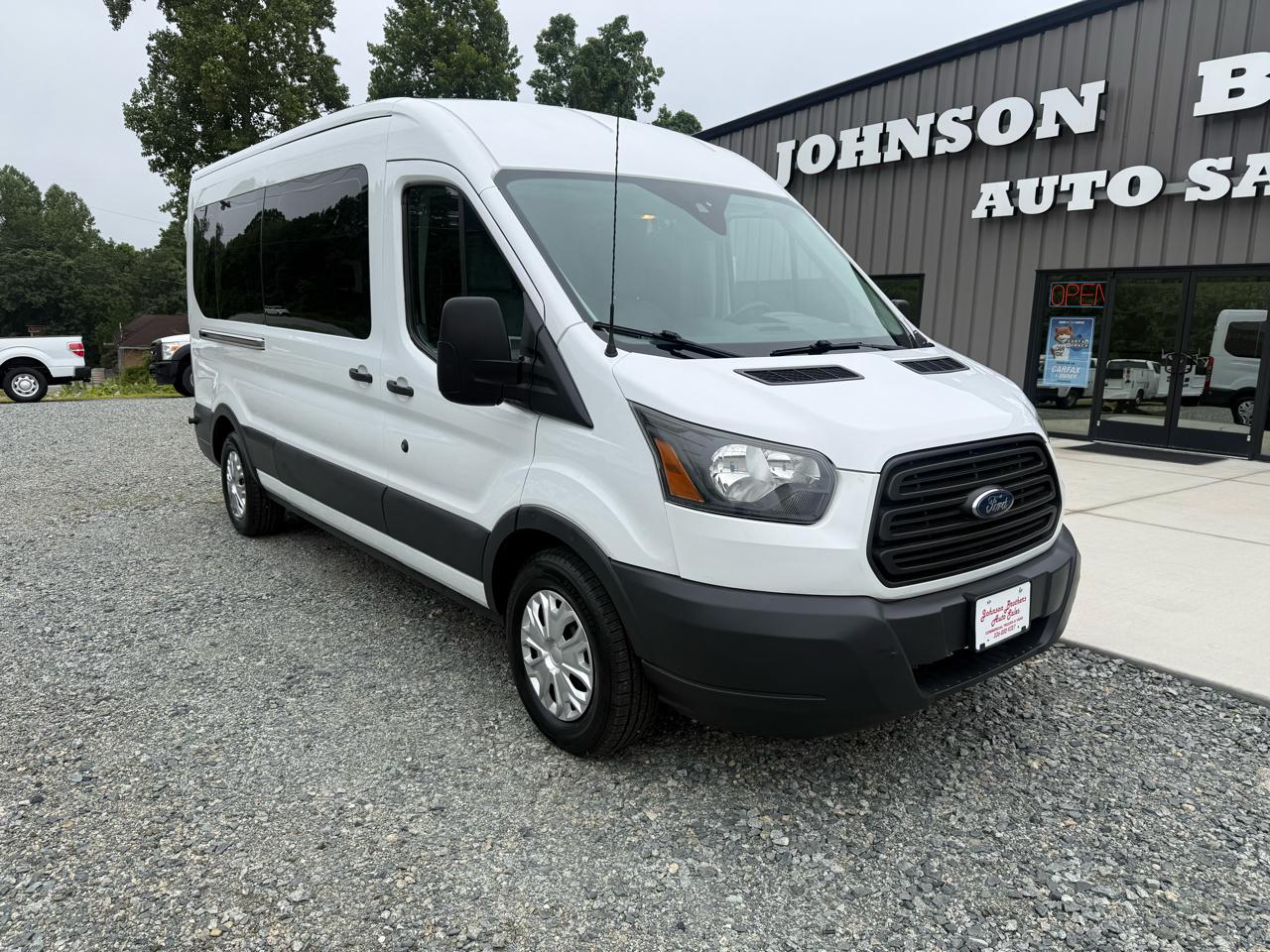 Ford Transit 350 Wagon Med. Roof XL w/Sliding Pass. 148-in. WB 2018