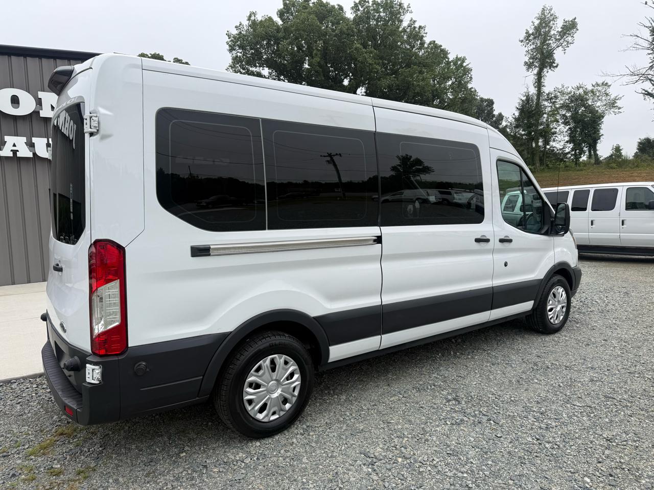 Ford Transit 350 Wagon Med. Roof XL w/Sliding Pass. 148-in. WB 2018